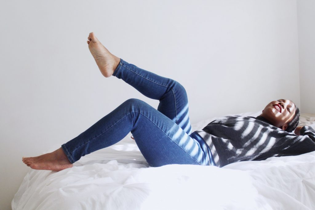 5 bonnes raisons de mettre ses jambes en l'air 20 minutes par jour 3 jambes en lair 1024x683 1 libellasocks.com